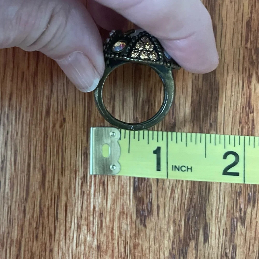 🌟SALE🌟Vintage Avon’s Mark Faux Opal Romantic Statement Ring! Size approx 7.5-8. - Picture 9 of 11